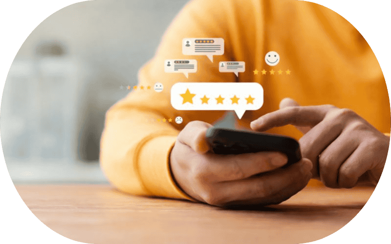 Avis clients et note de satisfaction sur smartphone, illustration de la formation CRM Pipedrive Stratéliance, organisme certifié Qualiopi, avec prise en charge possible OPCO, FIFPL, AGEFICE.